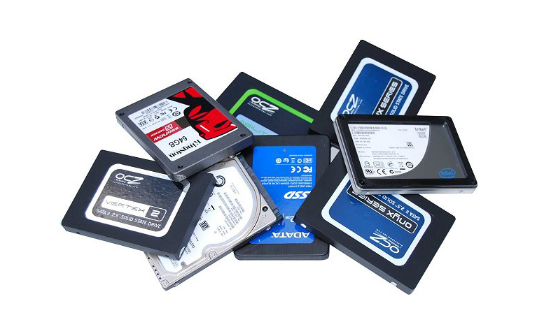 03T7925 Lenovo 600GB MLC SATA 6Gbps 3.5-inch Internal Solid State Drive (SSD)