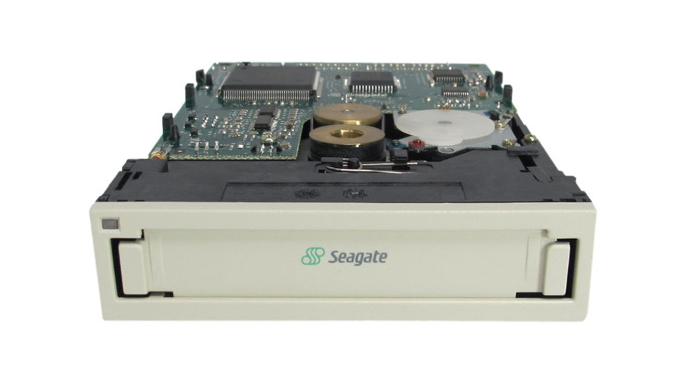 STT6201UE Seagate 10GB(Native) / 20GB(Compressed) Travan-5 (TR-5) USB External Tape Drive