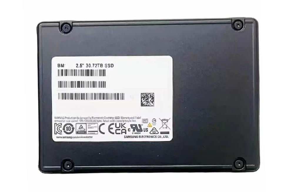 4662-AGT6 IBM 30.72TB PCI Express NVMe 2.5-inch Internal Solid State Drive (SSD)